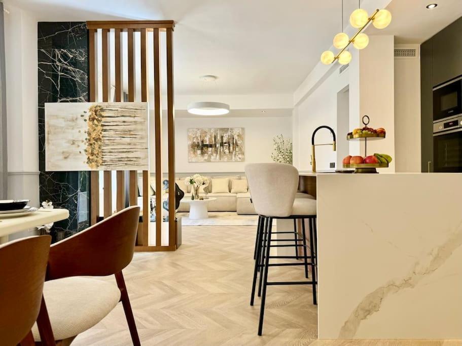 4Bd Central Soho Luxe Retreat Terrace 2Bh & Ac มาลากา ภายนอก รูปภาพ