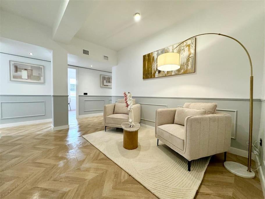 4Bd Central Soho Luxe Retreat Terrace 2Bh & Ac มาลากา ภายนอก รูปภาพ