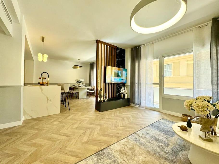 4Bd Central Soho Luxe Retreat Terrace 2Bh & Ac มาลากา ภายนอก รูปภาพ