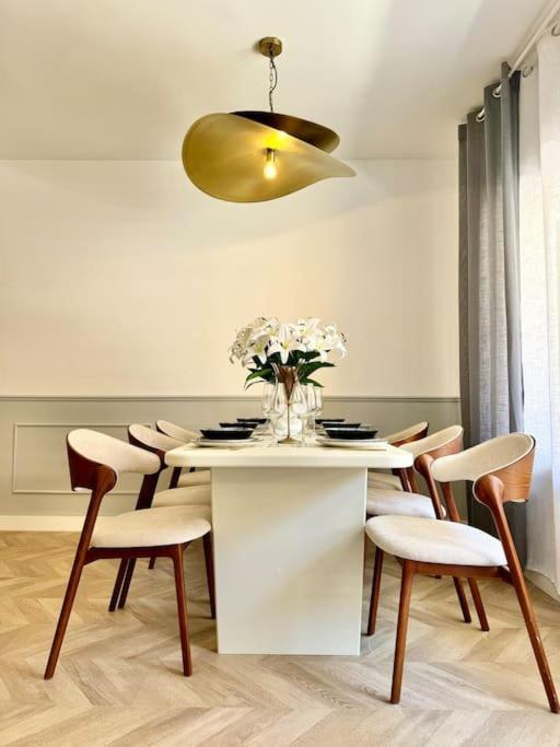 4Bd Central Soho Luxe Retreat Terrace 2Bh & Ac มาลากา ภายนอก รูปภาพ