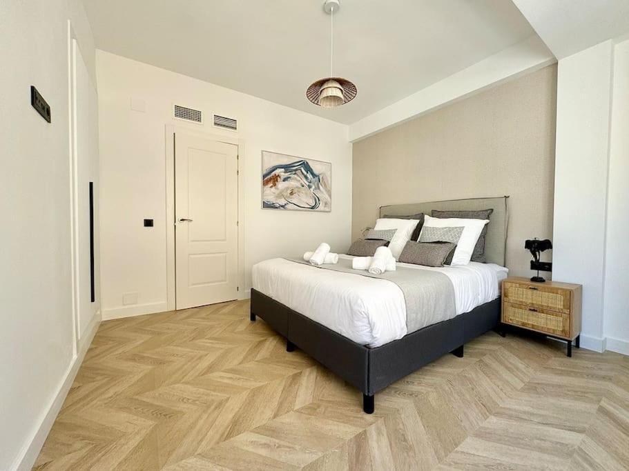4Bd Central Soho Luxe Retreat Terrace 2Bh & Ac มาลากา ภายนอก รูปภาพ
