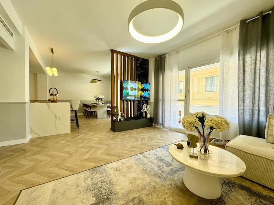 4Bd Central Soho Luxe Retreat Terrace 2Bh & Ac มาลากา ภายนอก รูปภาพ