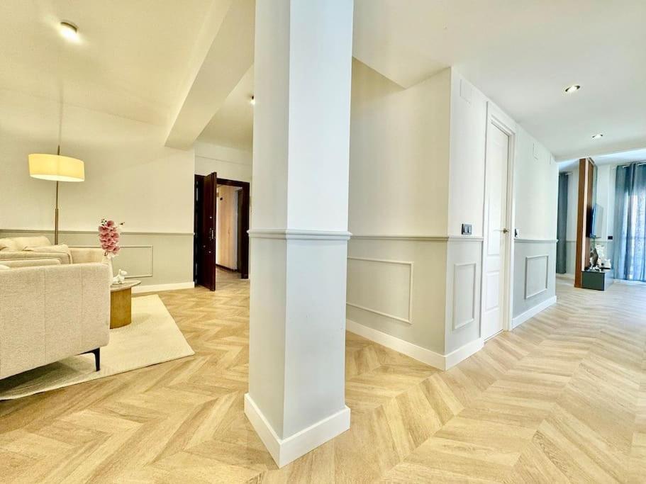 4Bd Central Soho Luxe Retreat Terrace 2Bh & Ac มาลากา ภายนอก รูปภาพ