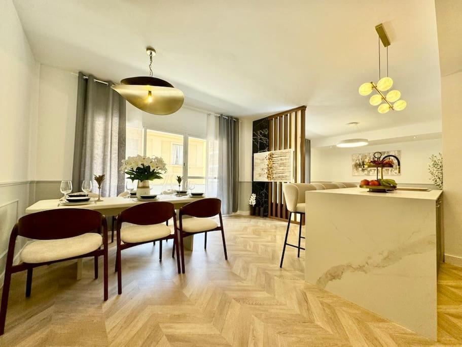 4Bd Central Soho Luxe Retreat Terrace 2Bh & Ac มาลากา ภายนอก รูปภาพ