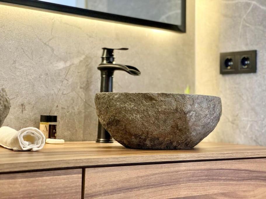 4Bd Central Soho Luxe Retreat Terrace 2Bh & Ac มาลากา ภายนอก รูปภาพ